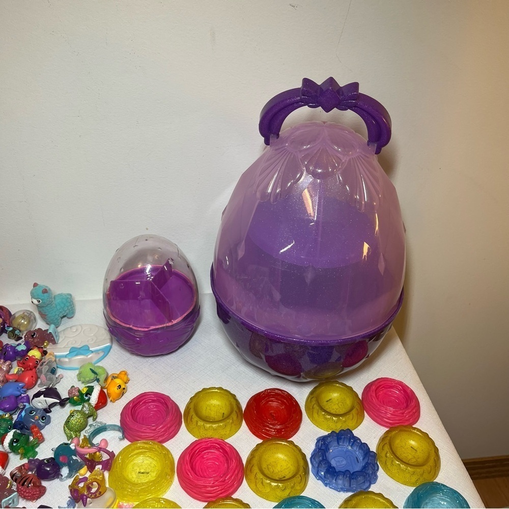 Huge Hatchimals Lot. Accessories. Beds. Storage. - Picture 5 of 9
